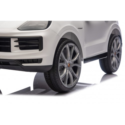 Vehicle Porsche Cayenne White