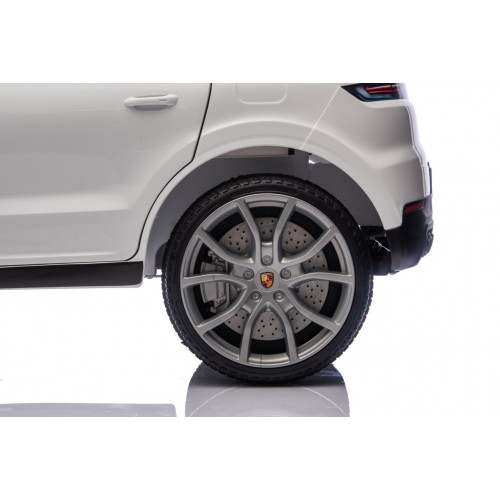 Vehicle Porsche Cayenne White