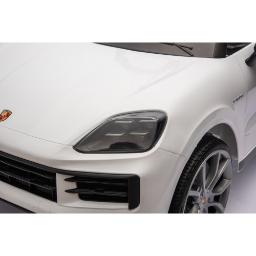 Vehicle Porsche Cayenne White