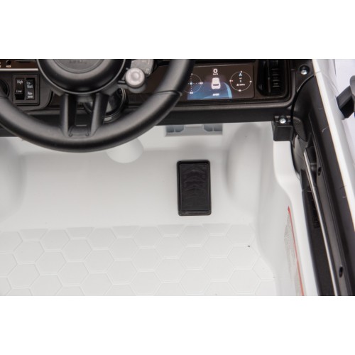 Vehicle Porsche Cayenne White