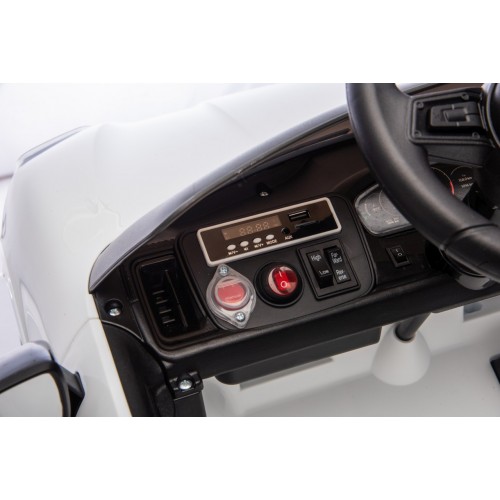 Vehicle Porsche Cayenne White