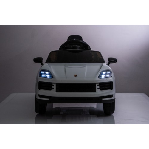 Vehicle Porsche Cayenne White