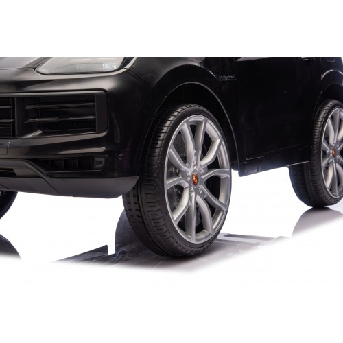 Vehicle Porsche Cayenne Black