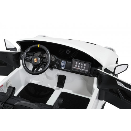 Vehicle Porsche 911 GT 3 White