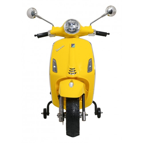 Vehicle Scooter Vespa ROMA Yellow