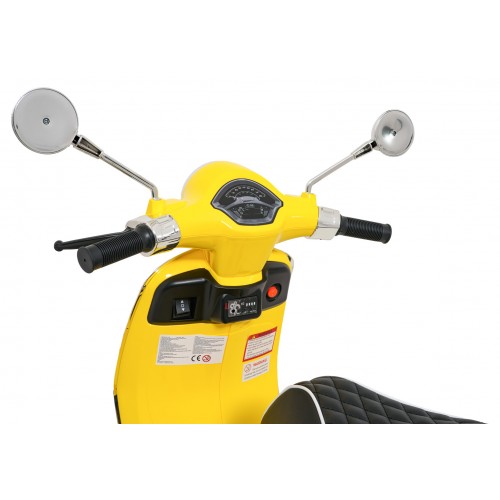 Vehicle Scooter Vespa ROMA Yellow