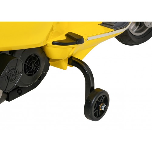 Vehicle Scooter Vespa ROMA Yellow