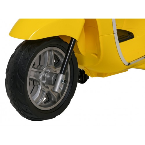 Vehicle Scooter Vespa ROMA Yellow