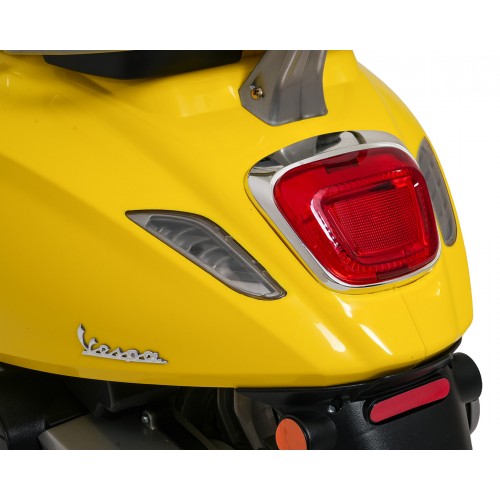 Vehicle Scooter Vespa ROMA Yellow