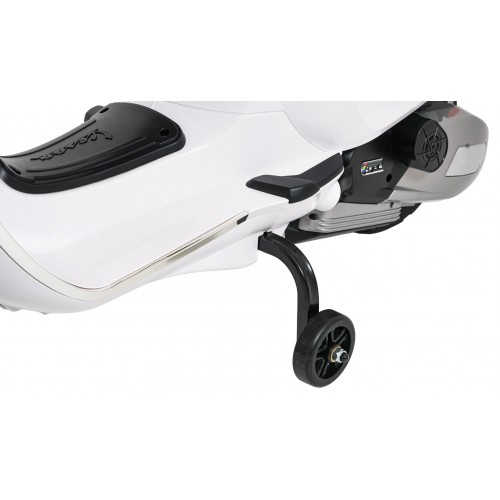 Vehicle Scooter Vespa ROMA White