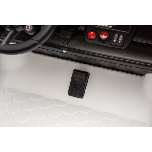 Vehicle Porsche Taycan Turbo S White