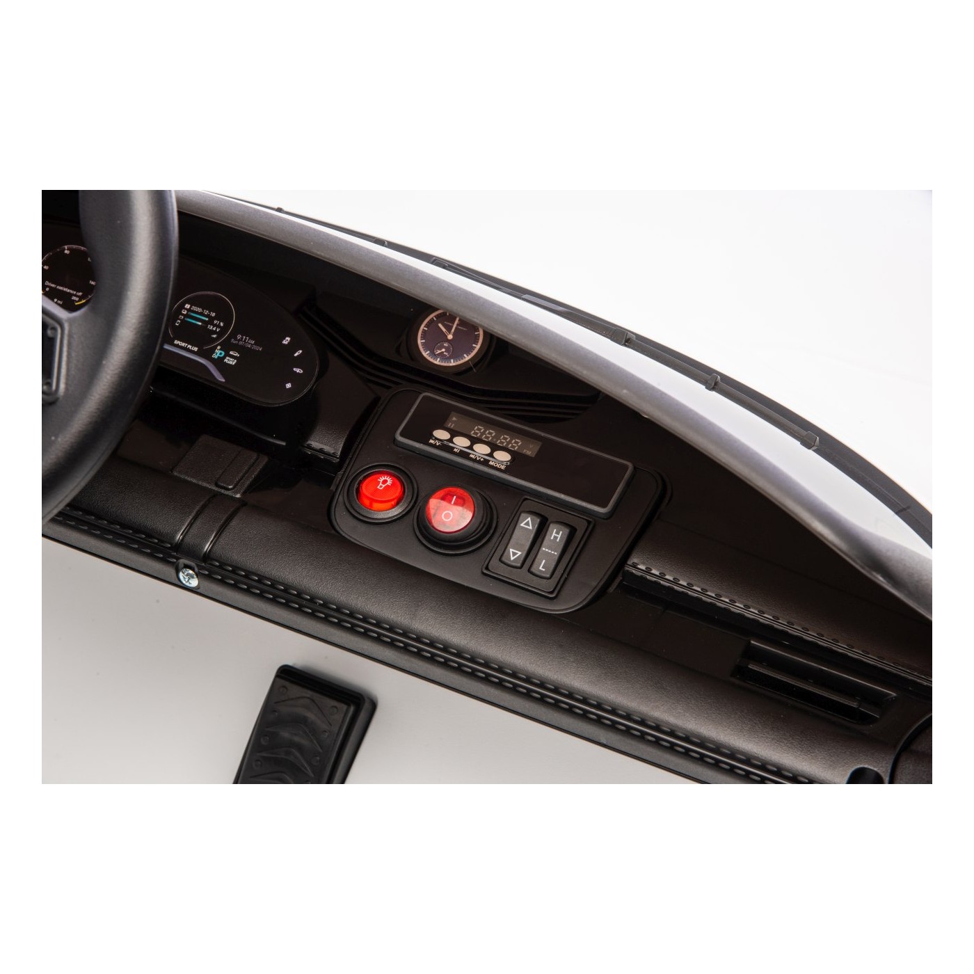 Vehicle Porsche Taycan Turbo S White