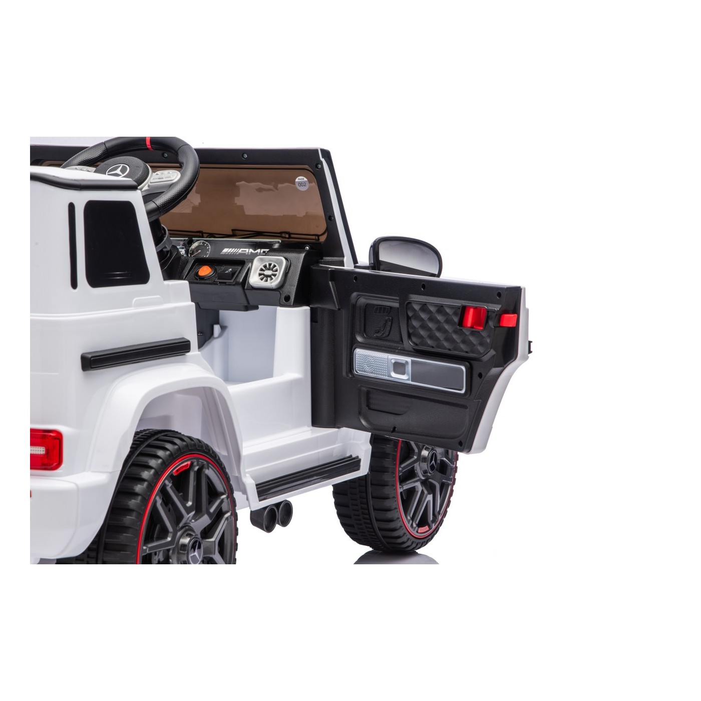 Vehicle Mercedes G63 AMG LIFT White