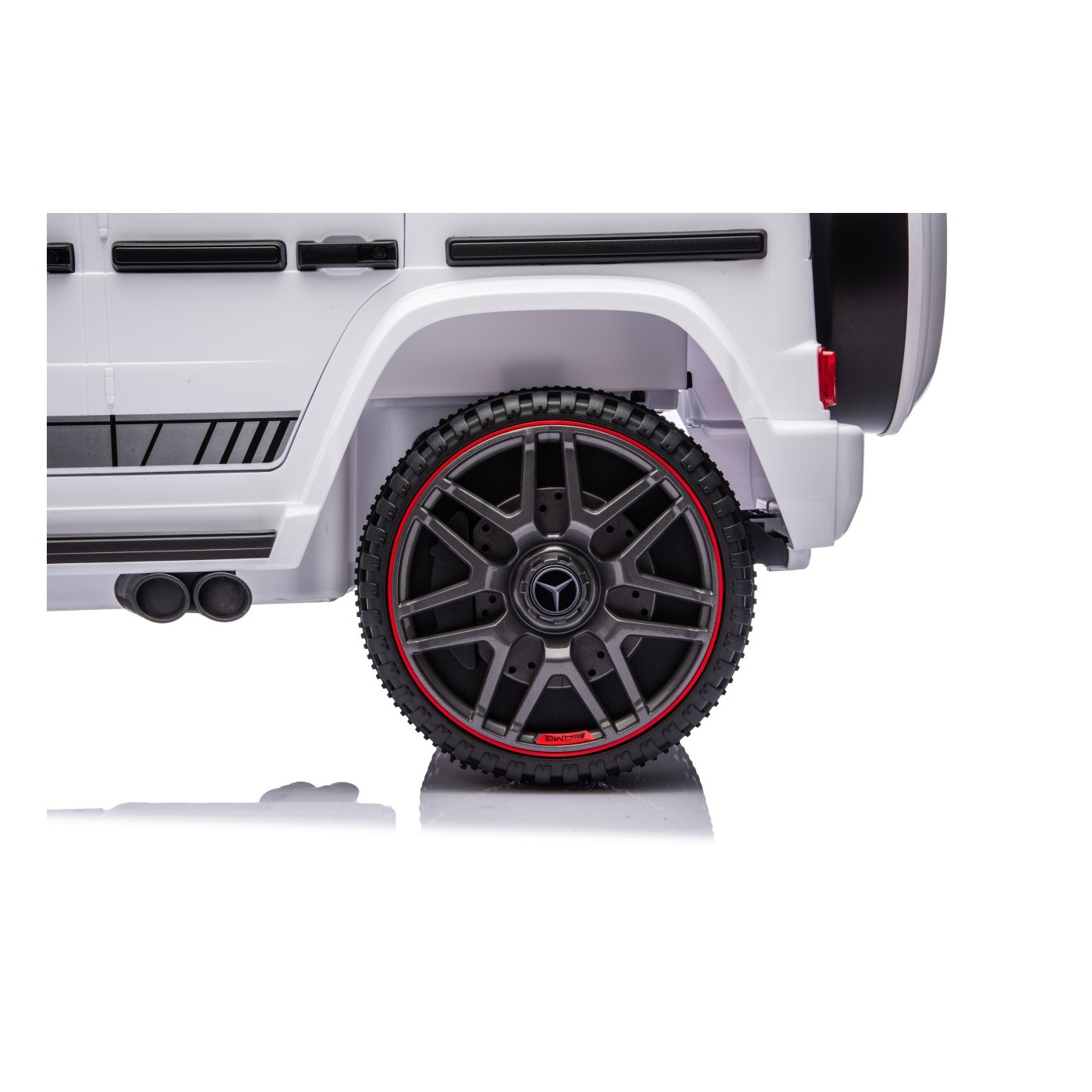 Vehicle Mercedes G63 AMG LIFT White