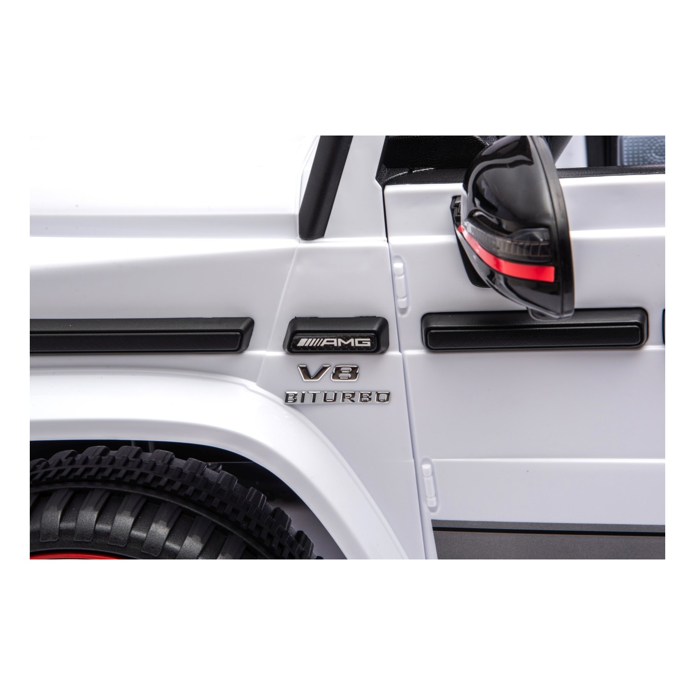 Vehicle Mercedes G63 AMG LIFT White