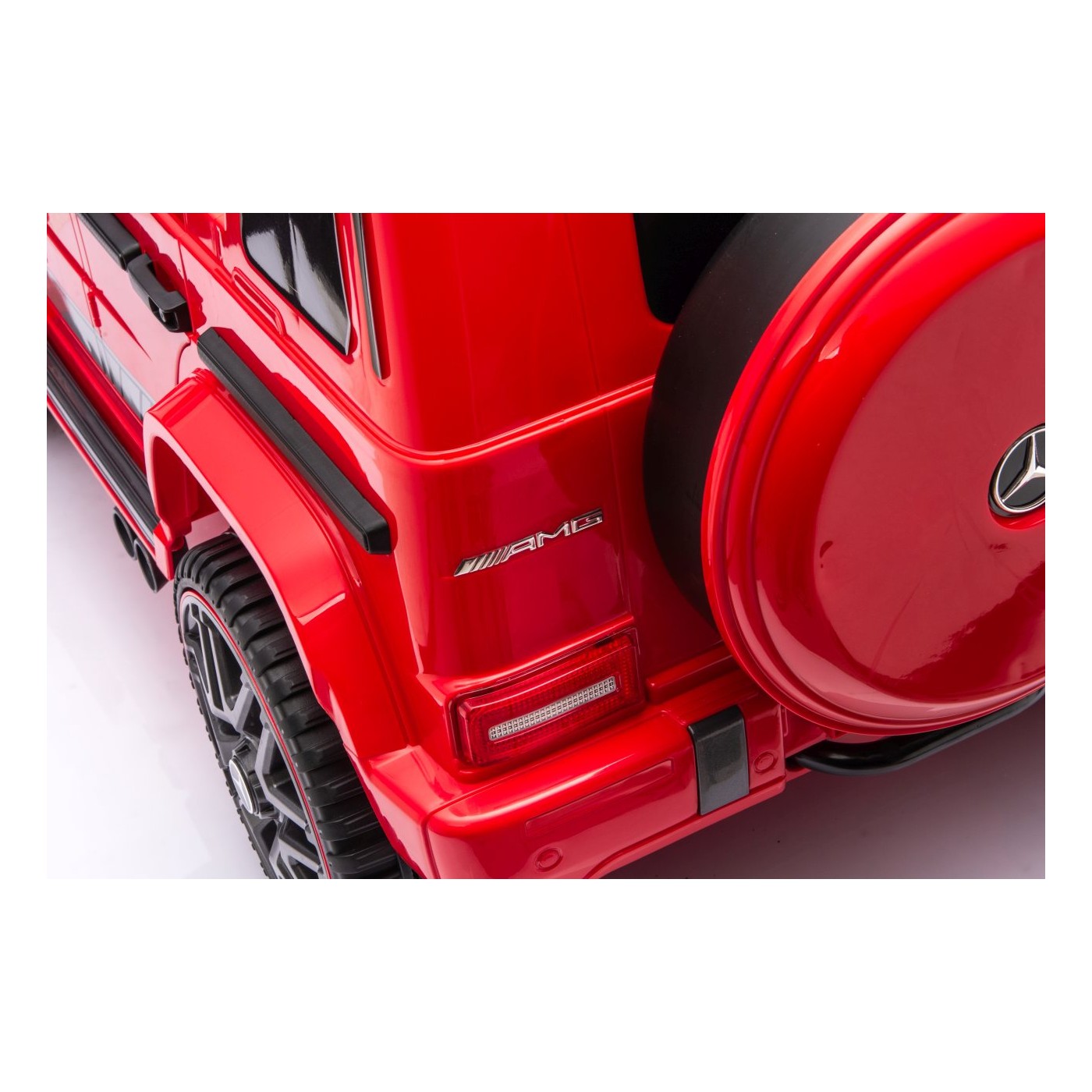 Vehicle Mercedes G63 AMG LIFT Red