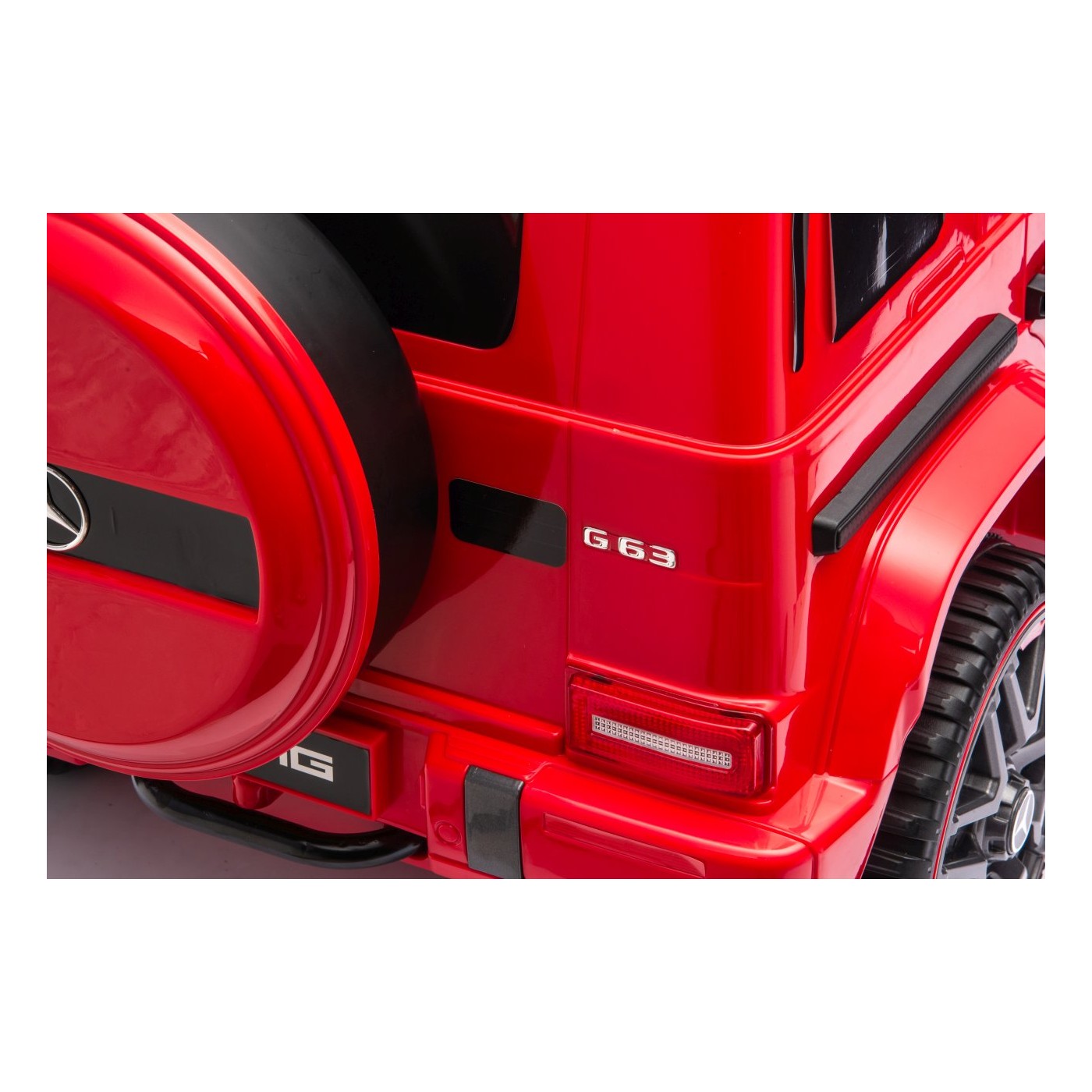 Vehicle Mercedes G63 AMG LIFT Red