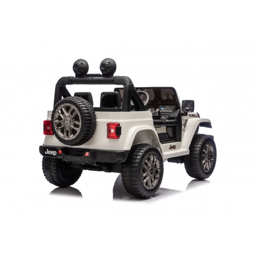 Jeep Wrangler Rubicon LIFT White Vehicle