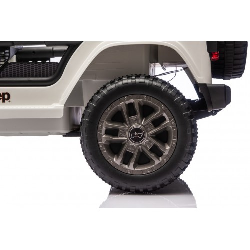 Jeep Wrangler Rubicon LIFT White Vehicle