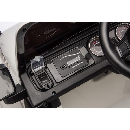 Jeep Wrangler Rubicon LIFT White Vehicle