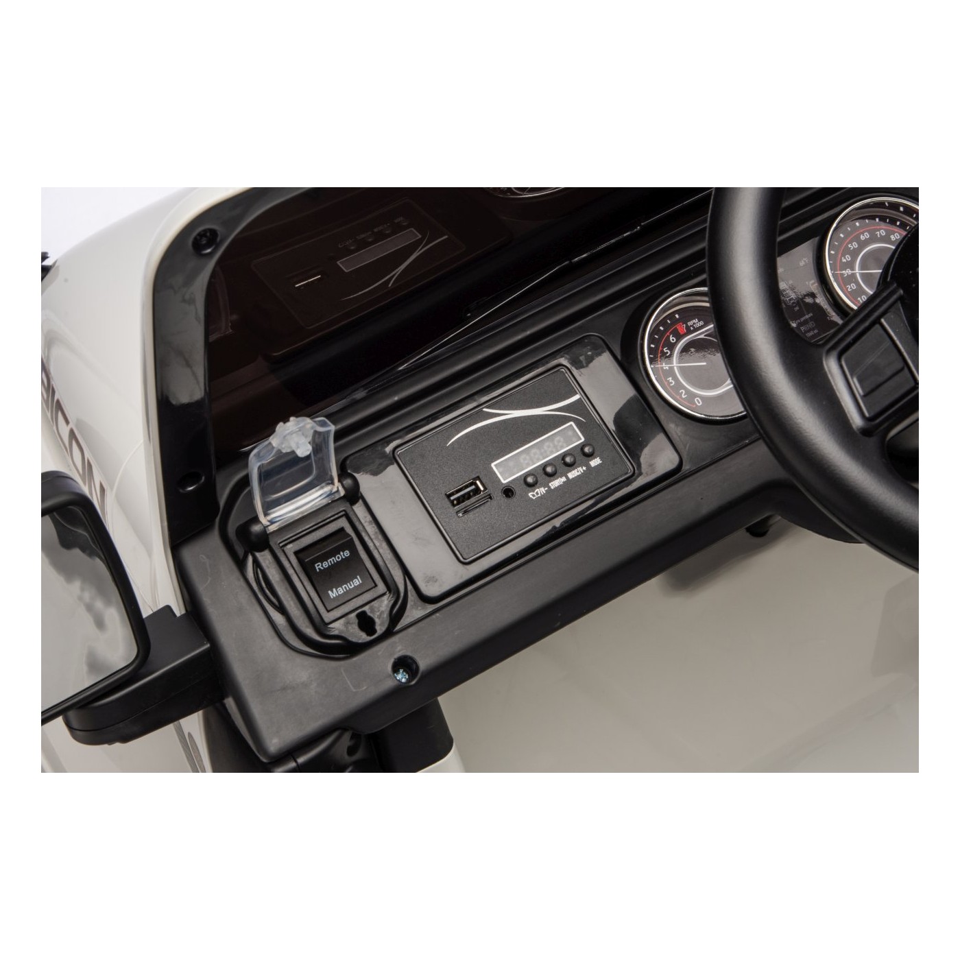 Jeep Wrangler Rubicon LIFT White Vehicle