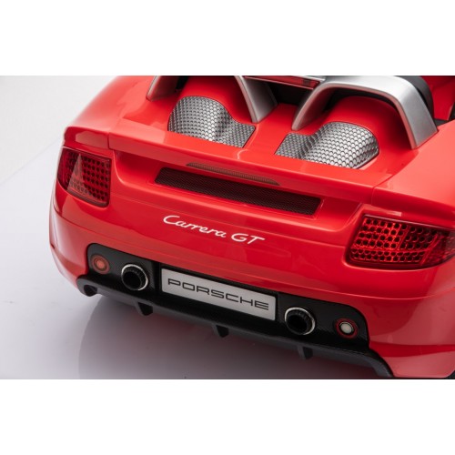 Vehicle Porsche 911 Carrera Red