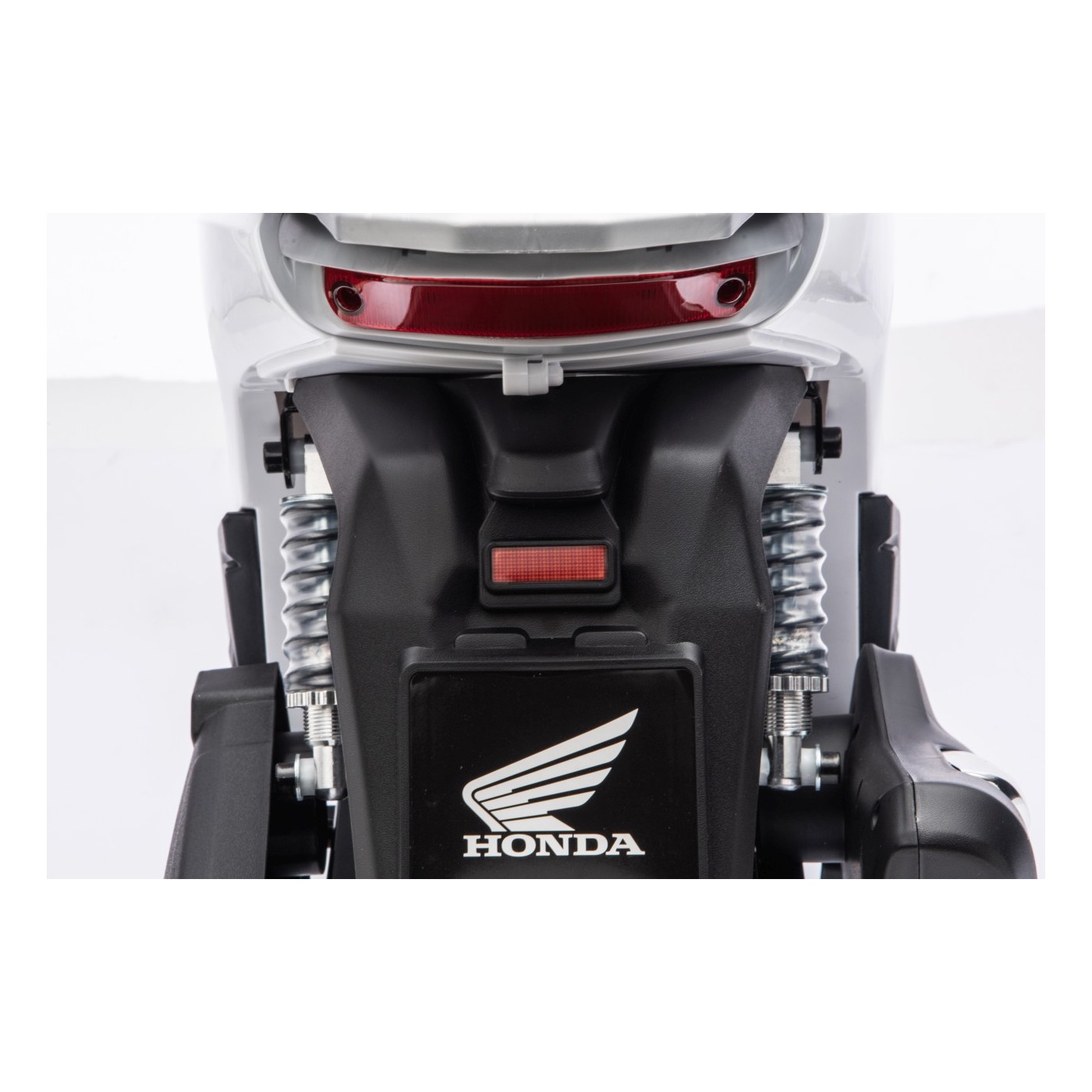 Vehicle Motor Scooter HONDA SH125I White