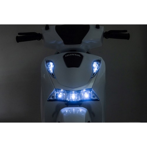 Vehicle Motor Scooter HONDA SH125I White