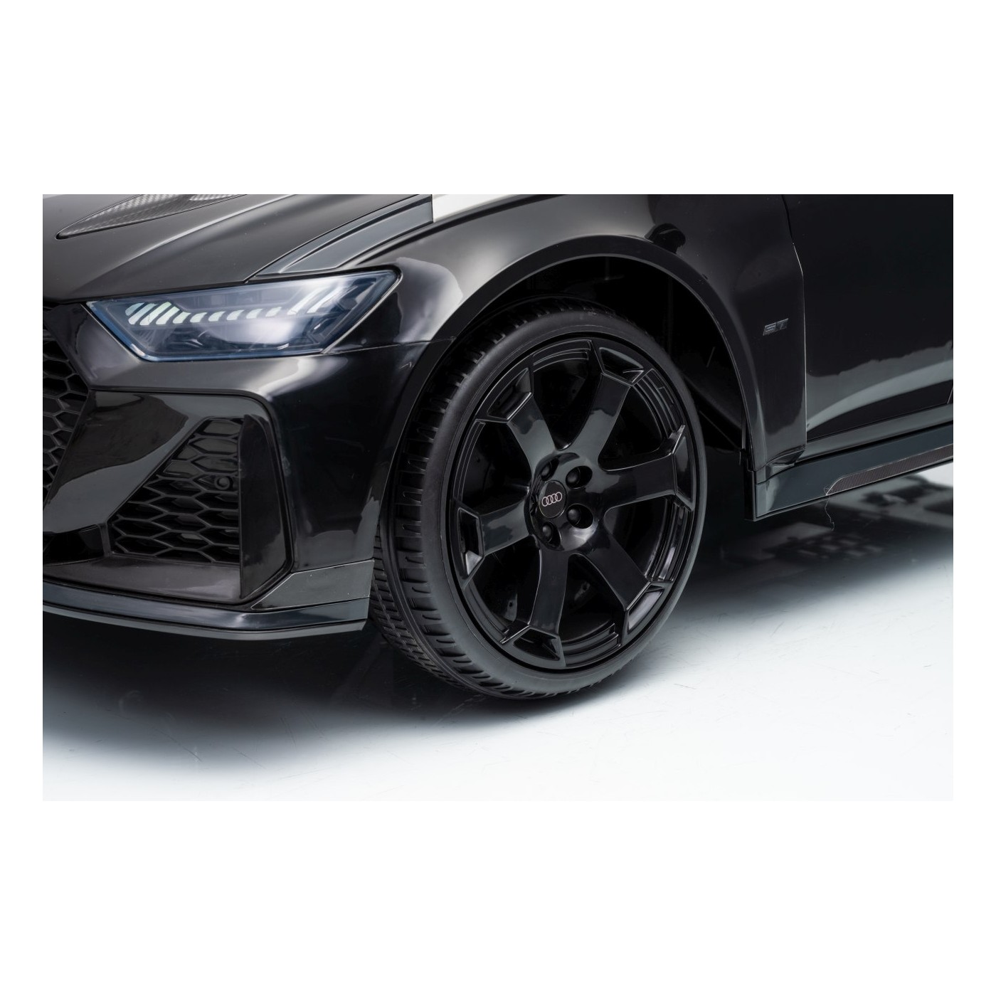 Audi RS6 Avant GT Black