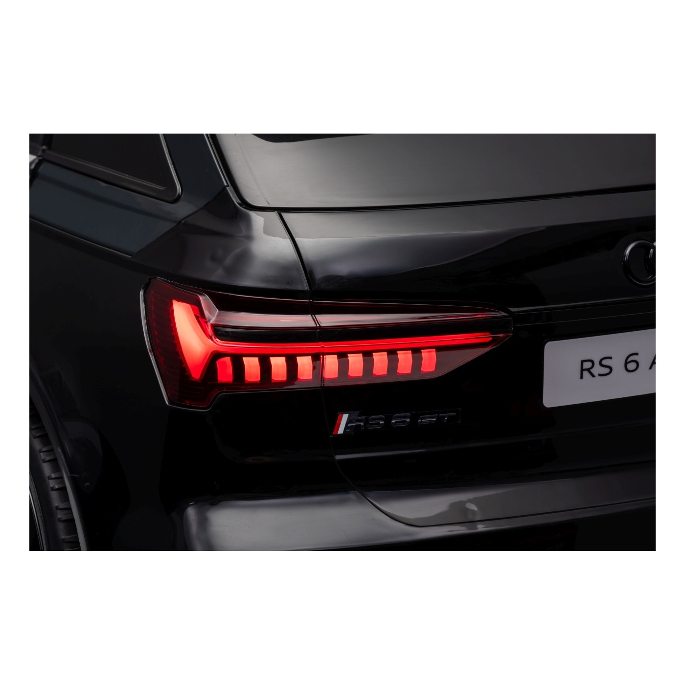 Audi RS6 Avant GT Black