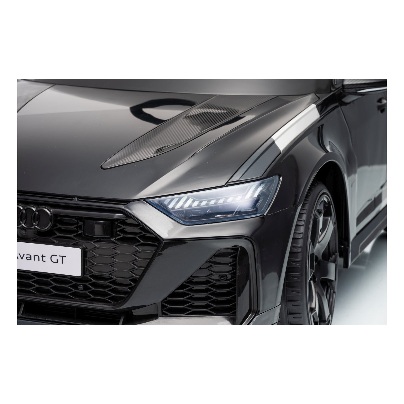 Audi RS6 Avant GT Black