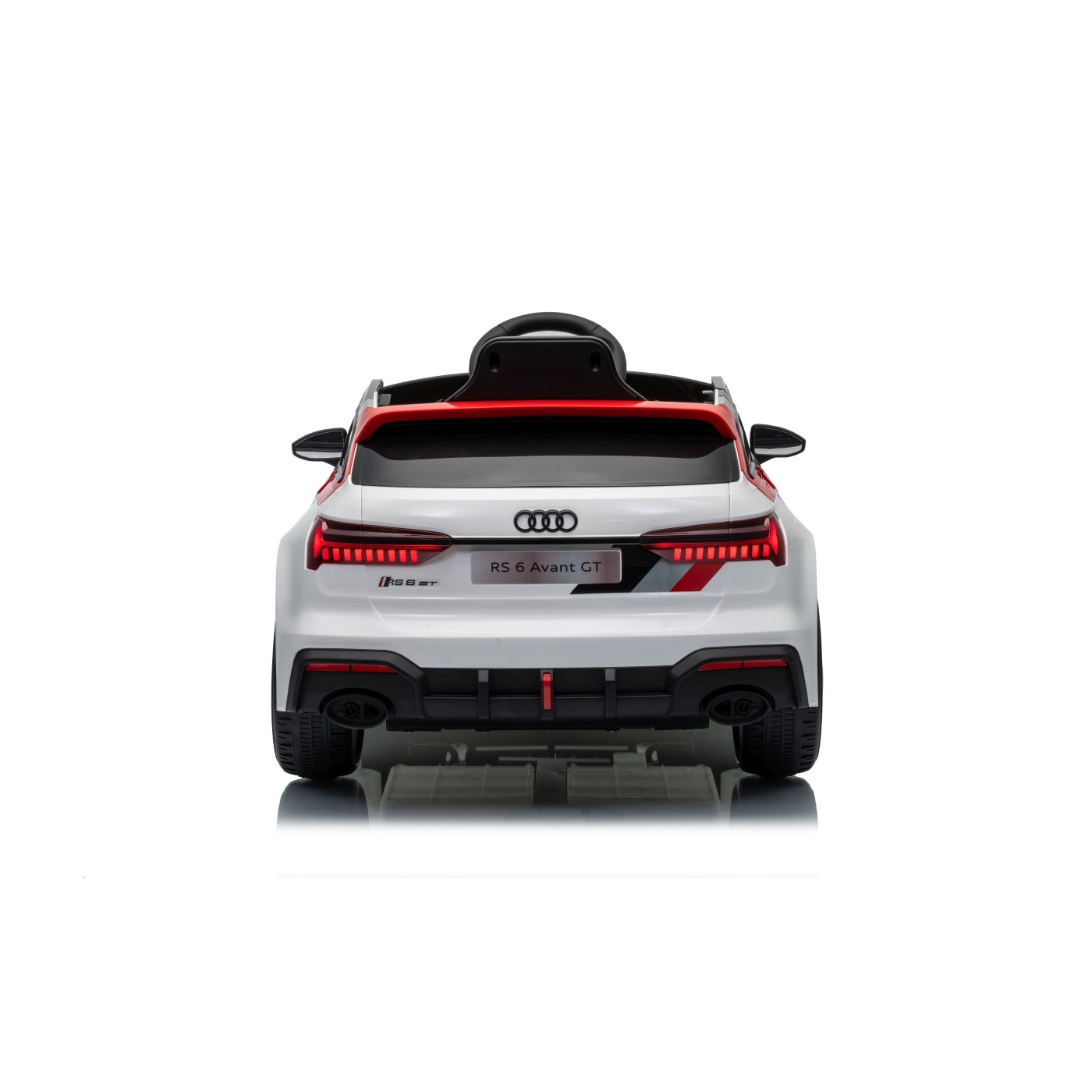 Vehicle Audi RS6 Avant GT White