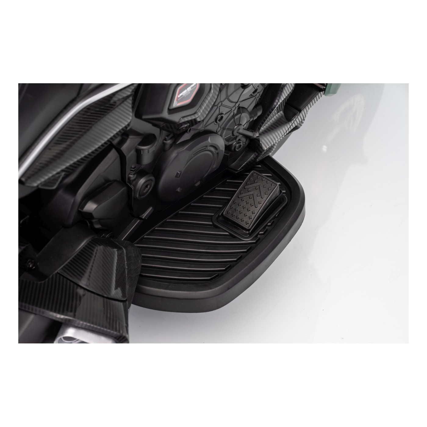 Vehicle Motor Ducati Diavel x Bentley Green