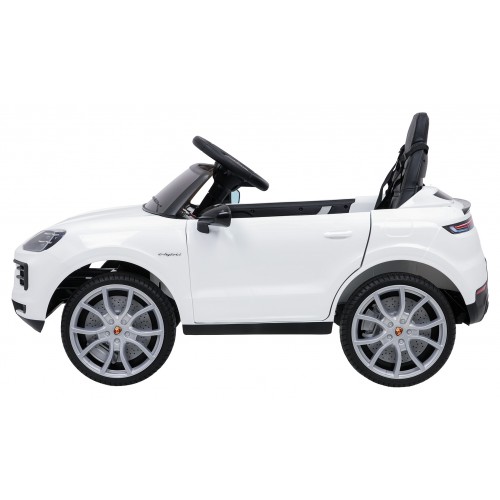 Vehicle Porsche Cayenne White