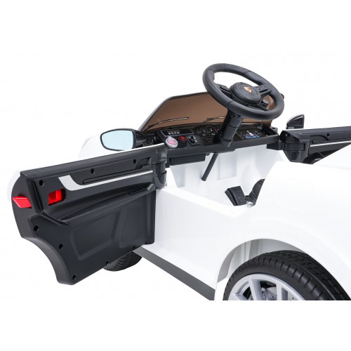 Vehicle Porsche Cayenne White