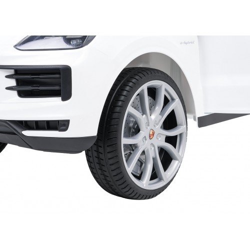 Vehicle Porsche Cayenne White