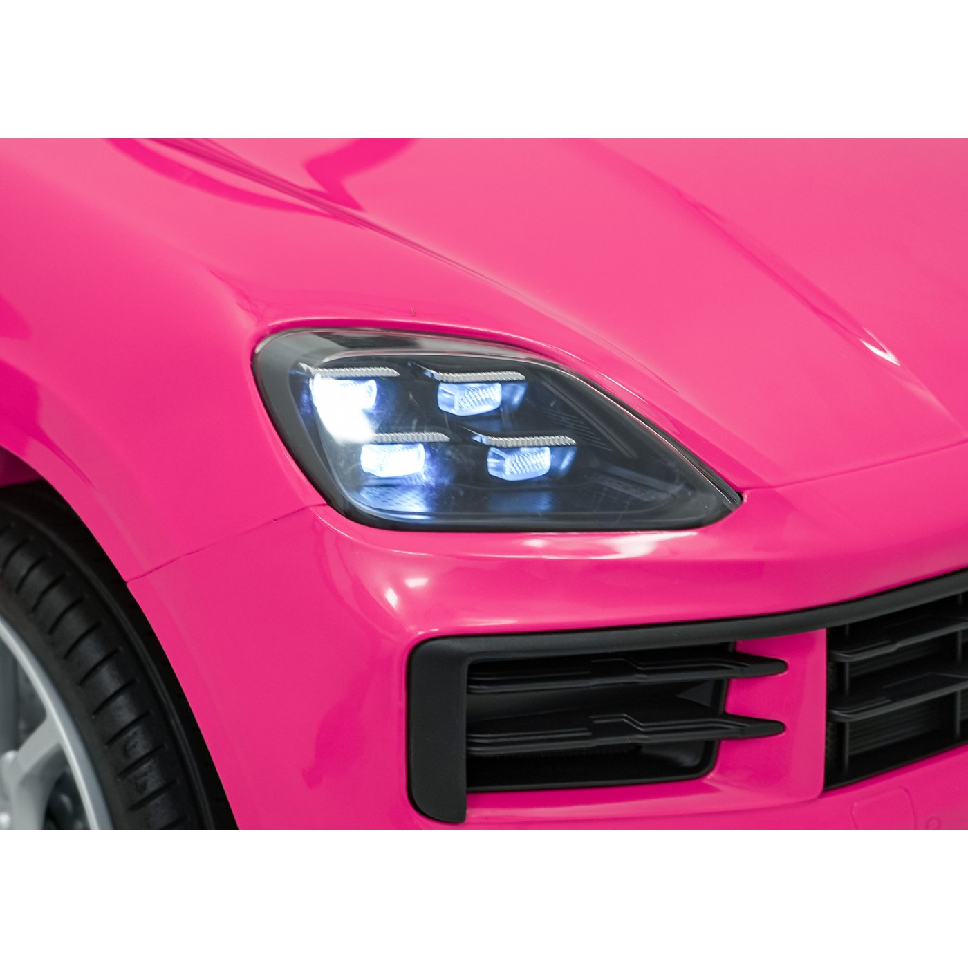 Vehicle Porsche Cayenne Pink