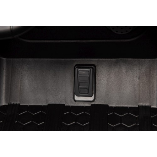 OBSERVER 4x4 Buggy Vehicle Black