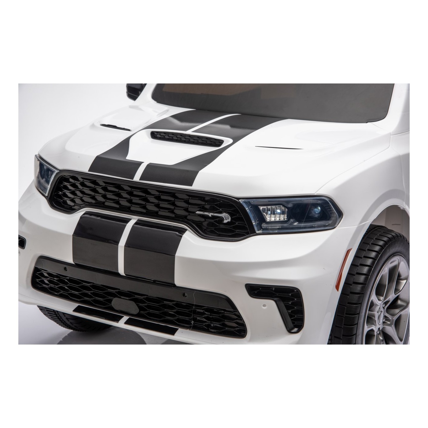 Vehicle Dodge Durango White