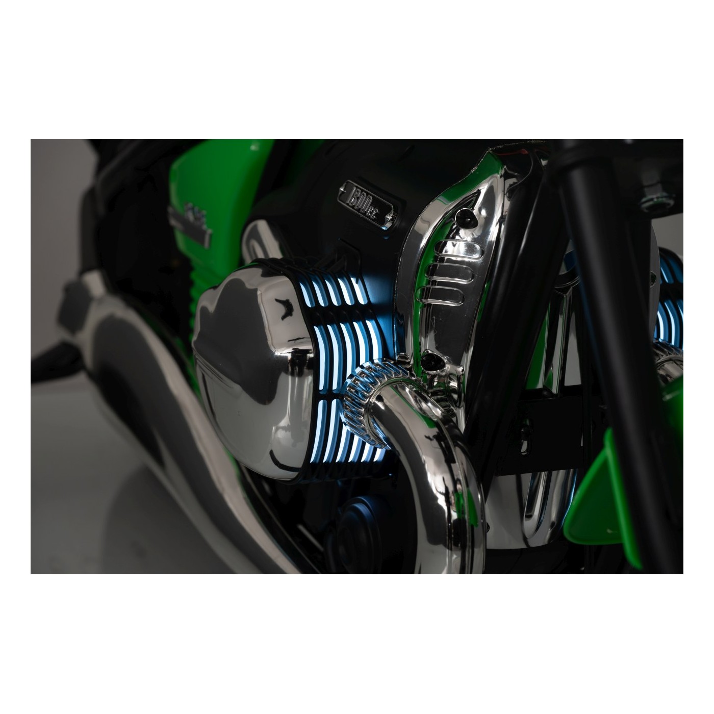 Vehicle Motor BMW R18 Green