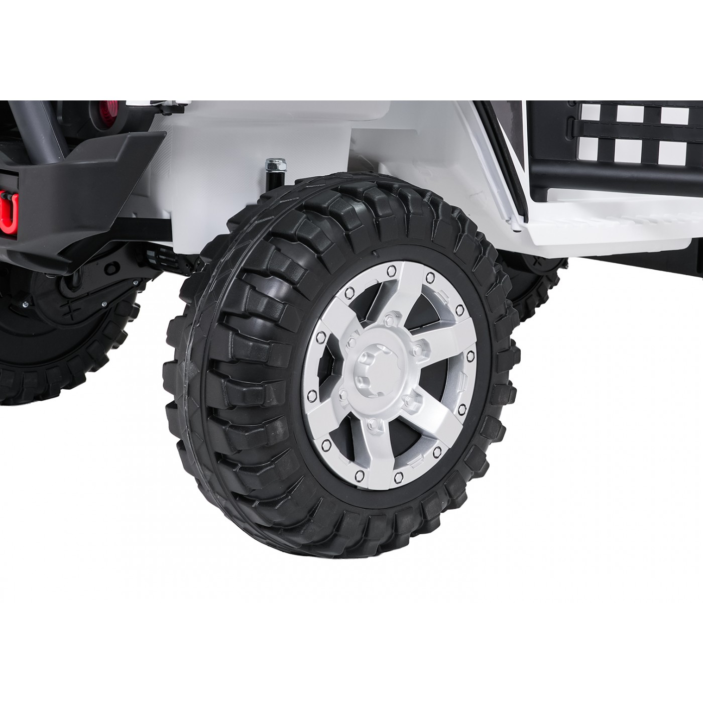 Jeep BEAST 4x4 White Vehicle