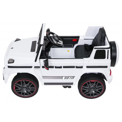 Vehicle Mercedes G63 AMG LIFT White