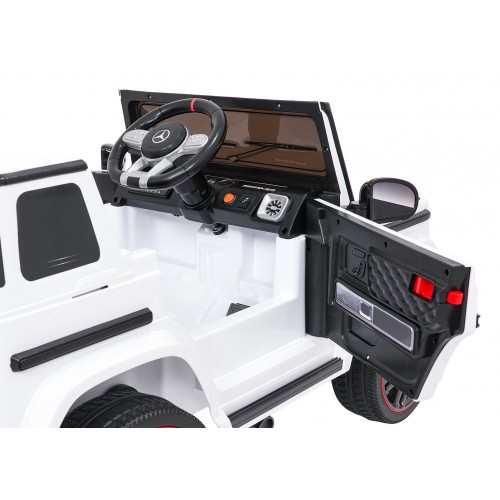 Vehicle Mercedes G63 AMG LIFT White