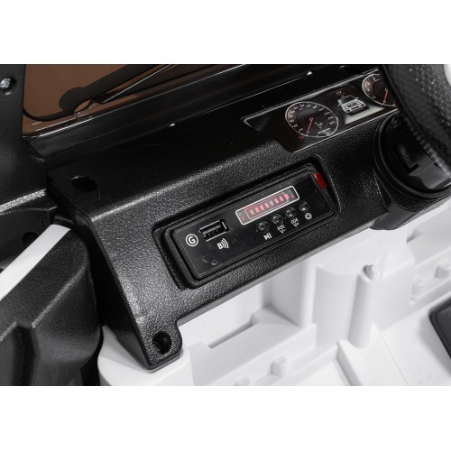 Vehicle Mercedes G63 AMG LIFT White