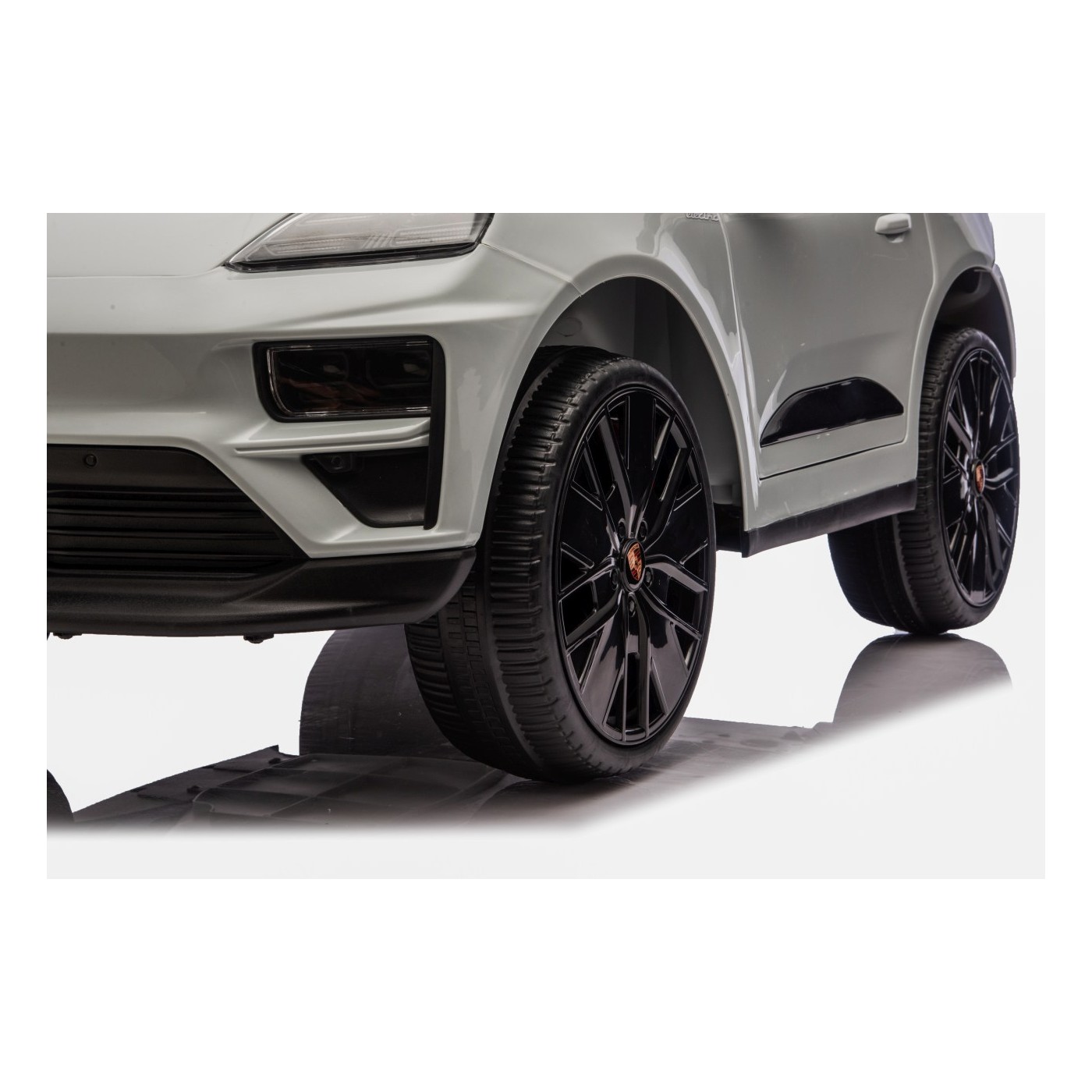 Vehicle Porsche Macan Gray