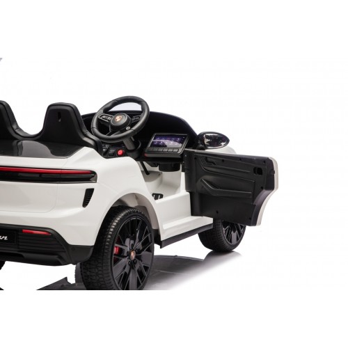 Porsche Macan White Vehicle