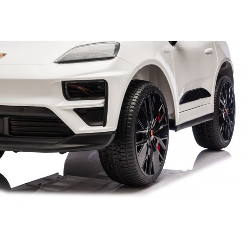 Porsche Macan White Vehicle