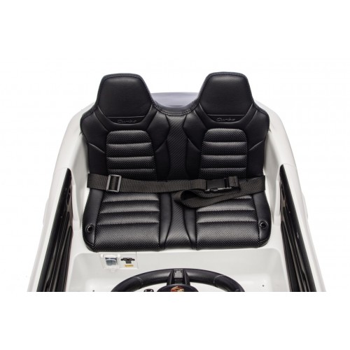 Porsche Macan White Vehicle