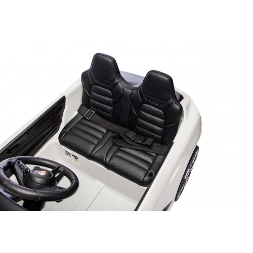 Porsche Macan White Vehicle