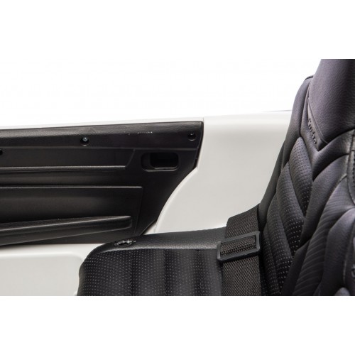 Porsche Macan White Vehicle